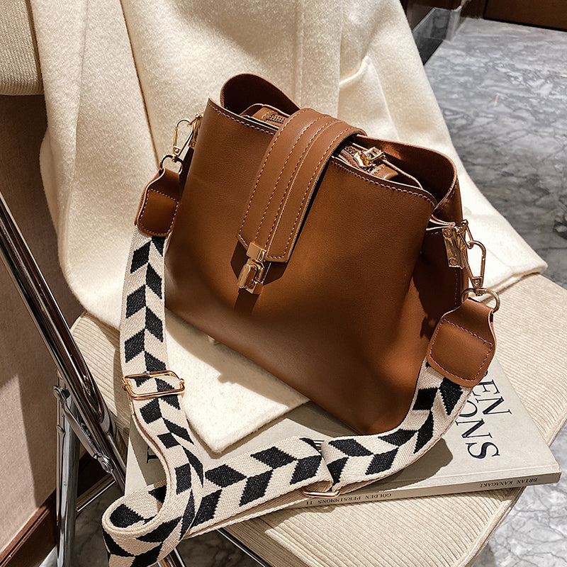 Carlotta | Retro Eimertasche
