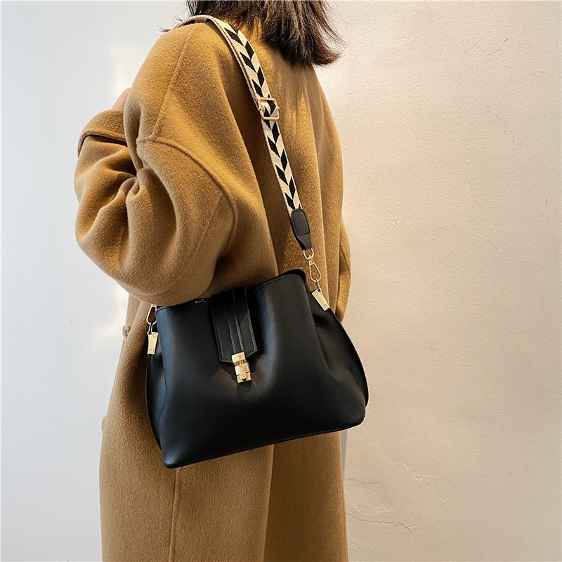Carlotta | Retro Eimertasche