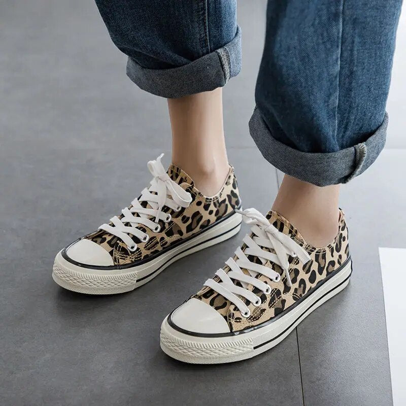 Viva Trend | Stilvolle Leopardenmuster Sportschuhe