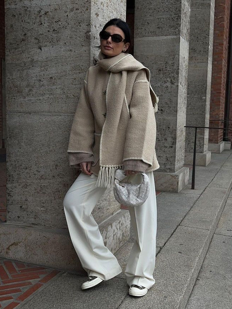 Viva Trend - Damen Wollschal Quastenjacke