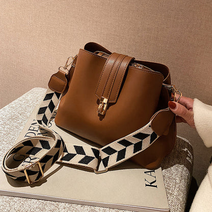Carlotta | Retro Eimertasche