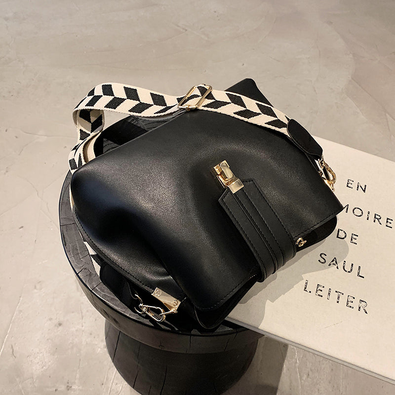 Carlotta | Retro Eimertasche