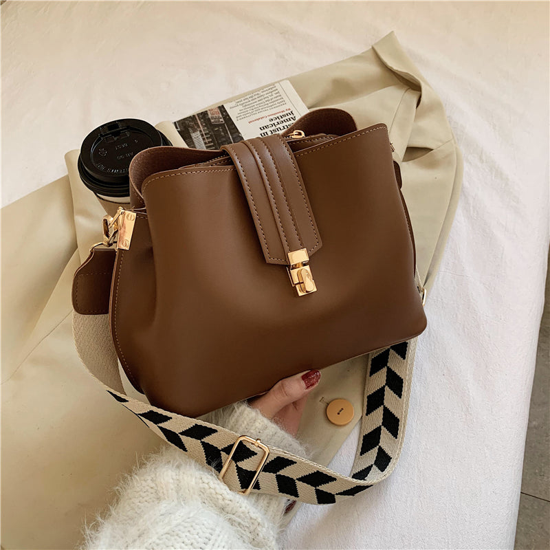 Carlotta | Retro Eimertasche