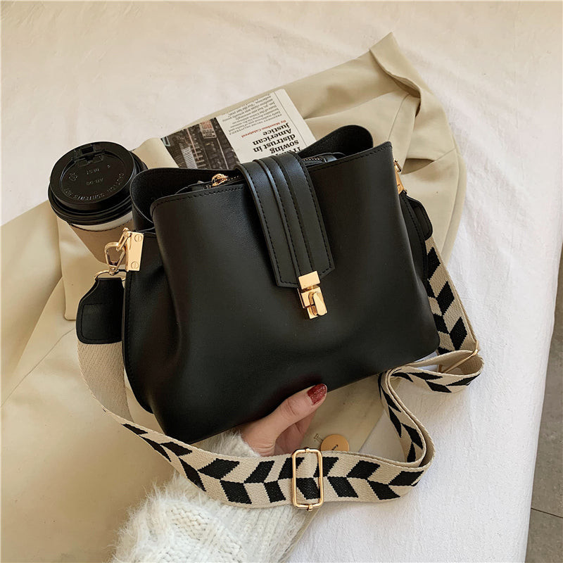 Carlotta | Retro Eimertasche