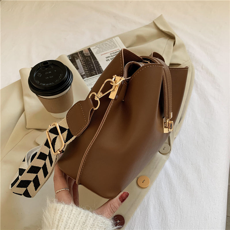 Carlotta | Retro Eimertasche