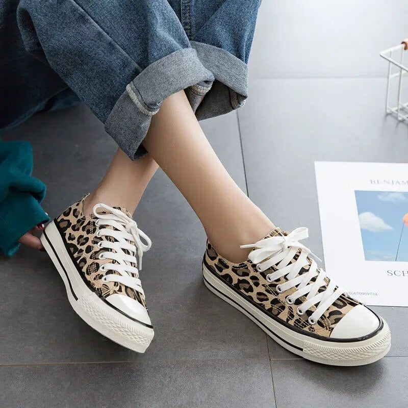 Viva Trend | Stilvolle Leopardenmuster Sportschuhe