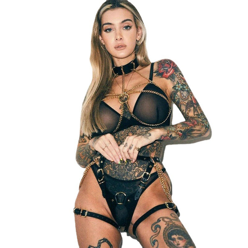 Elara | Dessous Lederbekleidung Bindungszwänge