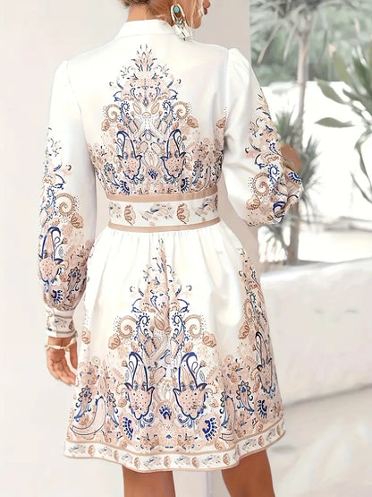 Ferien | Maxikleid mit V-Ausschnitt und langen Ärmeln mit Blumendruck