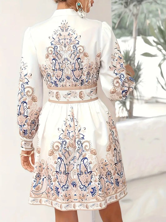 Ferien | Maxikleid mit V-Ausschnitt und langen Ärmeln mit Blumendruck