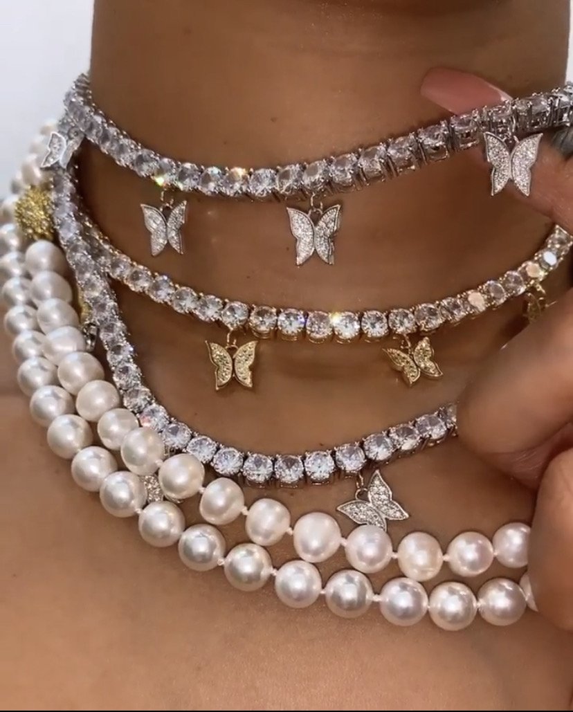 Viva Trend | Elegante Kette mit delikatem Schmetterlingsanhänger