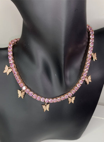 Viva Trend | Elegante Kette mit delikatem Schmetterlingsanhänger